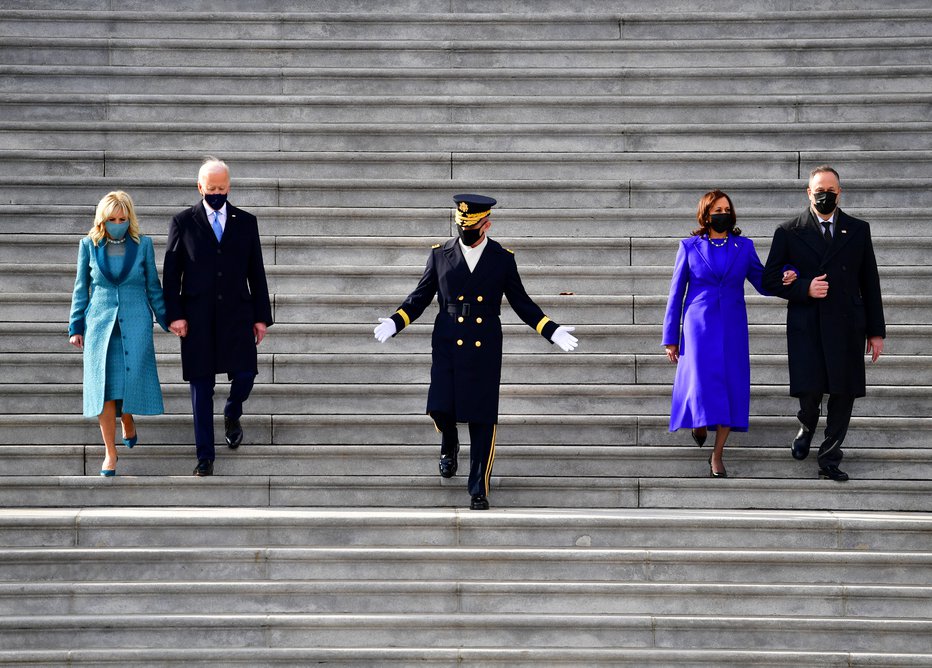 Fotografija: Predsednik ZDA s prvo damo Joe Biden in Jill Biden ter Kamala Harris s soprogom Douglasom Emhoffom.FOTO: Pool Reuters