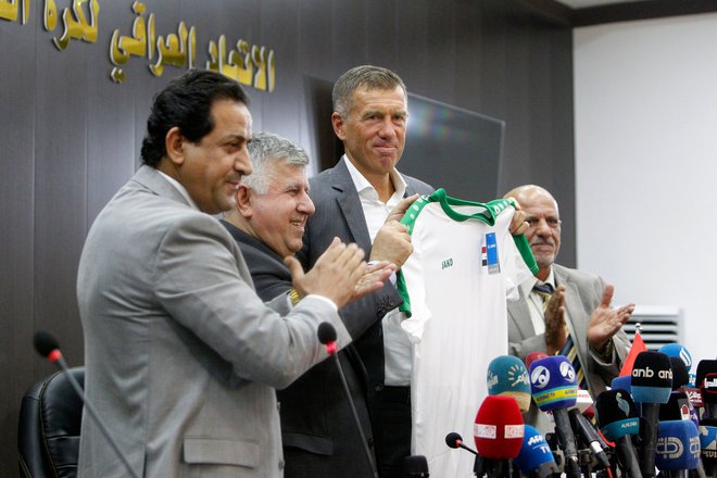 Takole so septembra predstavili Srečka Katanca kot novega selektorja iraške nogometne reprezentance. FOTO: AFP