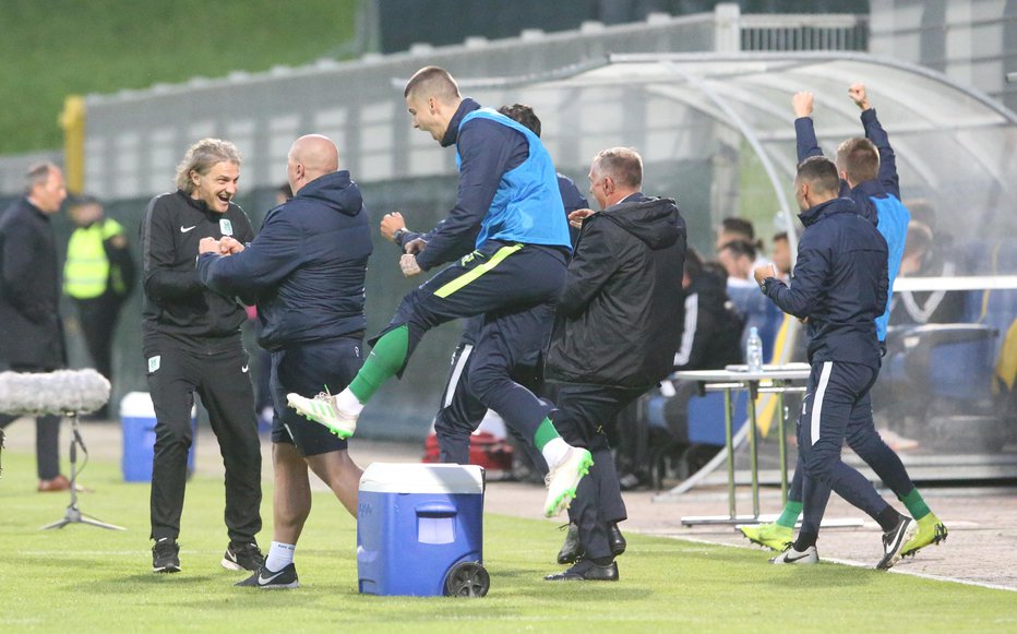 Fotografija: Nogometaši Olimpije so se poslovili od prejšnje sezone z zmago nad Mariborom v Celju, 19 dni zatem bodo izvedeli za ime naslednjega velikega izziva. FOTO: Tadej Regent