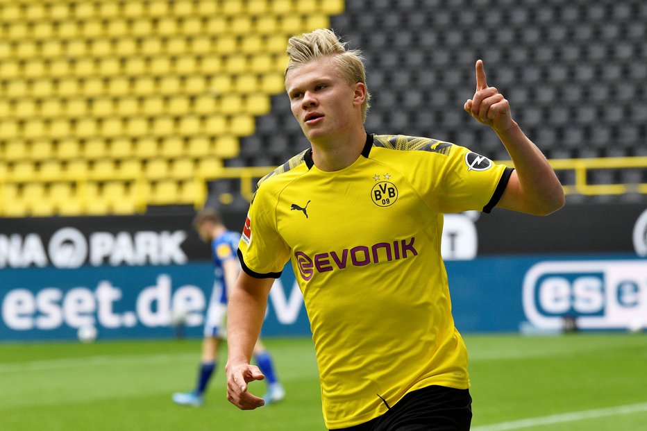 Fotografija: Norveški napadalec v majici Dortmunda Erling Braut Haaland je zabil že svoj 10. gol v deveti tekmi sezone. FOTO: Reuters