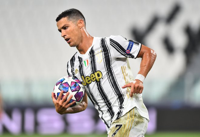 Cristiano Ronaldo je zabil dva gola za Juventus, a v četrtfinale gre Lyon. FOTO: Massimo Pinca/Reuters