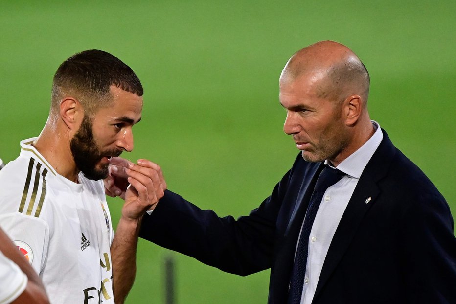 Fotografija: Zinedine Zidane ima glavnega napadalca v rojaku, veteranu Karimu Benzemaju. FOTO: Javier Soriano/AFP