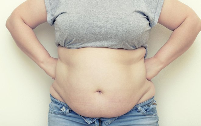 Trebušna debelost prinaša številne pasti za zdravje. FOTOGRAFIJE: GETTY IMAGES