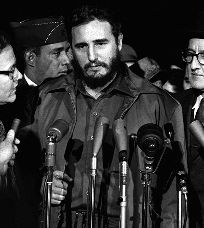 Kubanski revolucionar Fidel Castro je imel nenasiten libido. V svojih dobrih časih je zadovoljil najmanj dve ljubimki na dan, ta živahni seksualni tempo pa je ohranjal 40 let in skupno spal s kar 35.000 ženskami.
