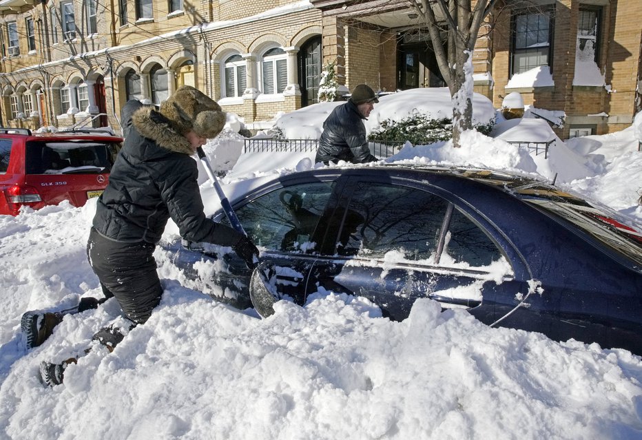 Fotografija: Sneg je ustavil življenje v številnih ameriških zveznih državah. FOTO: Rickey Rogers, Reuters