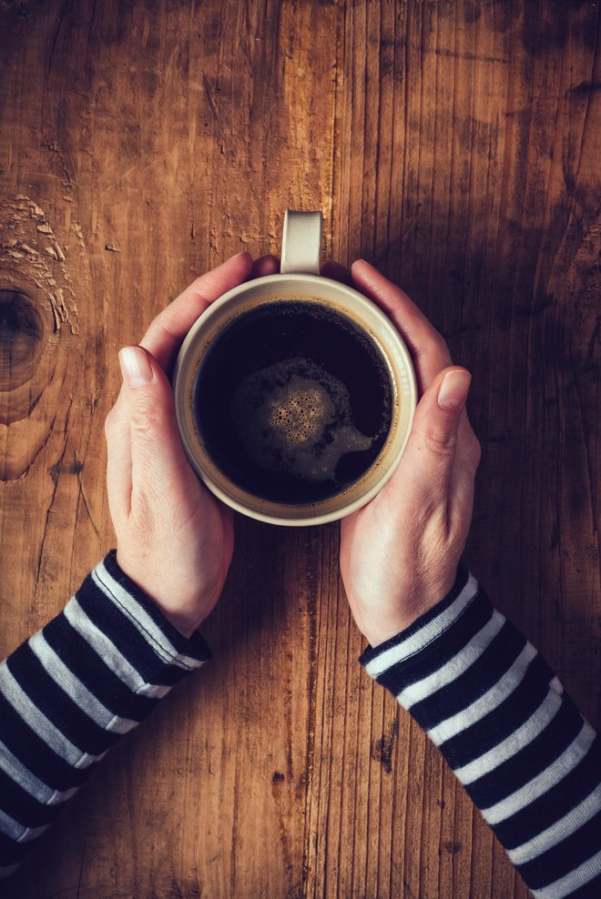 Raziskovalci so proučevali učinke črne kave, brez dodatkov. FOTO: Stevanovicigor/Getty Images