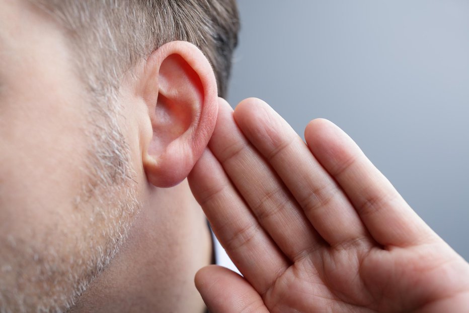 Fotografija: Spremembe sluha se lahko pojavijo že zelo zgodaj. FOTO: Brianajackson/Getty Images