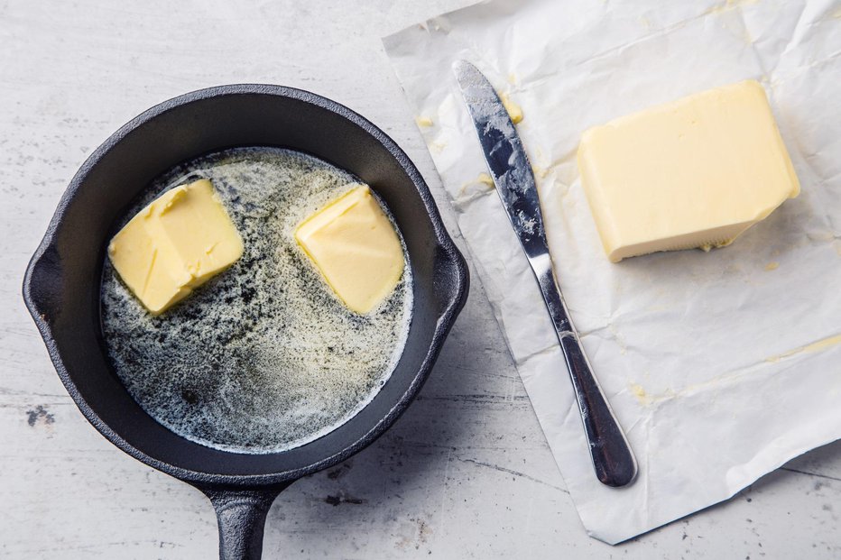 Fotografija: Maslo izboljša okus, a ne pri vsaki jedi. FOTO: Marian Vejcik, Getty Images/istockphoto