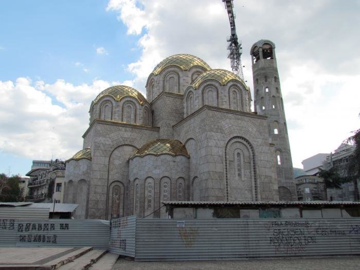 Fotografija: Gradbena dela na novi cerkvi sv. Konstantina in Helene zaradi pomanjkanja denarja stojijo že štiri leta.
FOTO: Wikimapia