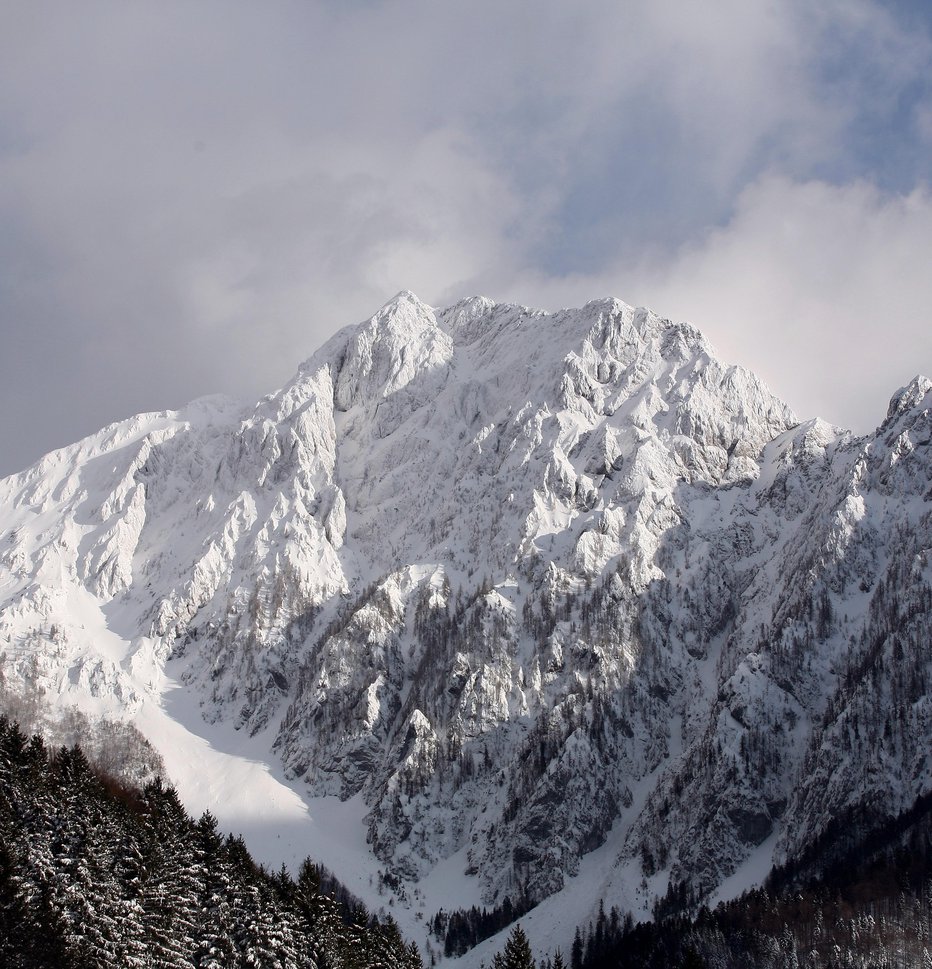 Fotografija: V severni steni Storžiča so umrli trije alpinisti. FOTO: Mirko Kunšič