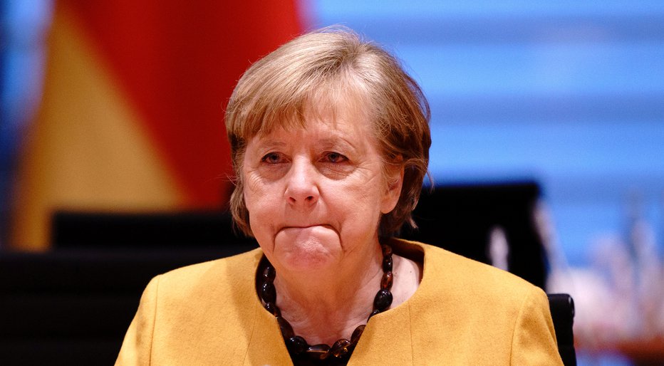 Fotografija: Angela Merkel naj bi preklicala odločitev o posebej strogih ukrepih med velikonočnimi prazniki. FOTO: Kay Nietfeld, Via Reuters