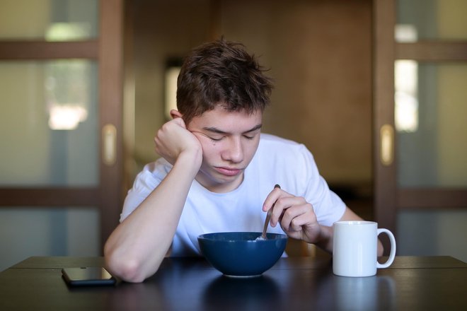 Izguba ure spanca še najbolj vpliva na najstnike in tiste, ki že sicer slabo spijo. FOTO: Vyacheslav Dumchev/Getty Images