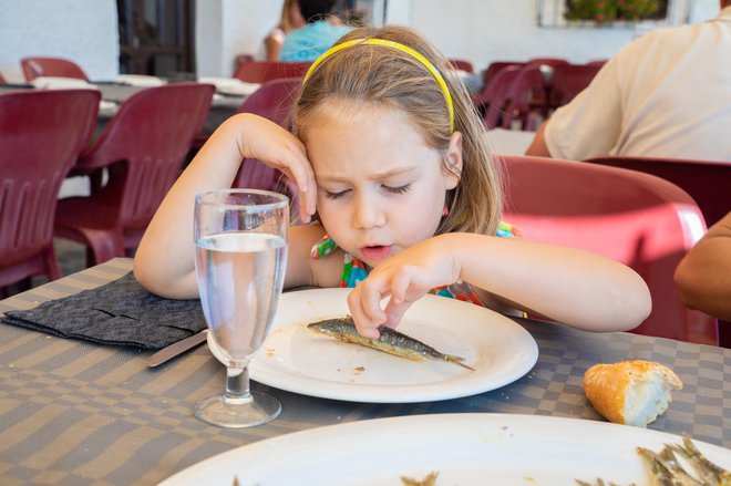 Brez težav jih jedo otroci, saj nimajo motečih kosti. FOTO: Quintanilla/Getty Images