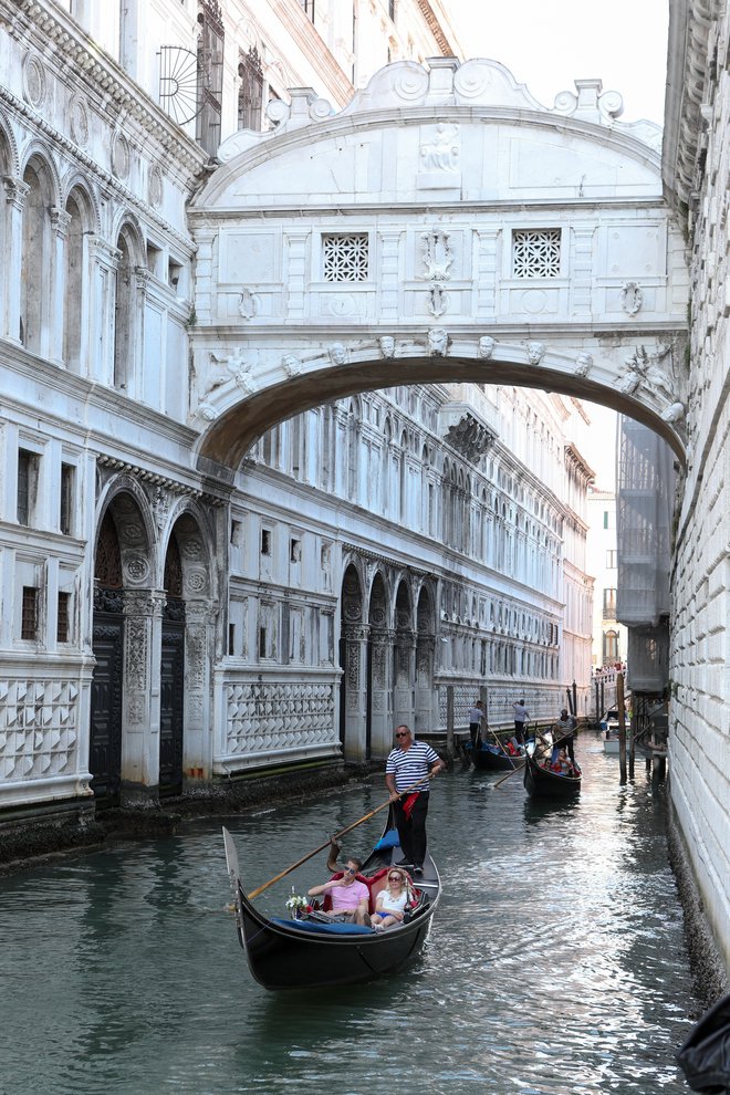 Benetke bodo zaljubljenca še malo počakale. FOTO: Marko Feist