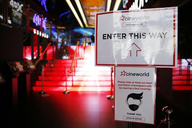 Veriga Cineworld bo začela odpirati svoje dvorane, seveda z upoštevanjem smernic za preprečevanje širjenja okužbe. FOTO: Hollie Adams/Getty Images