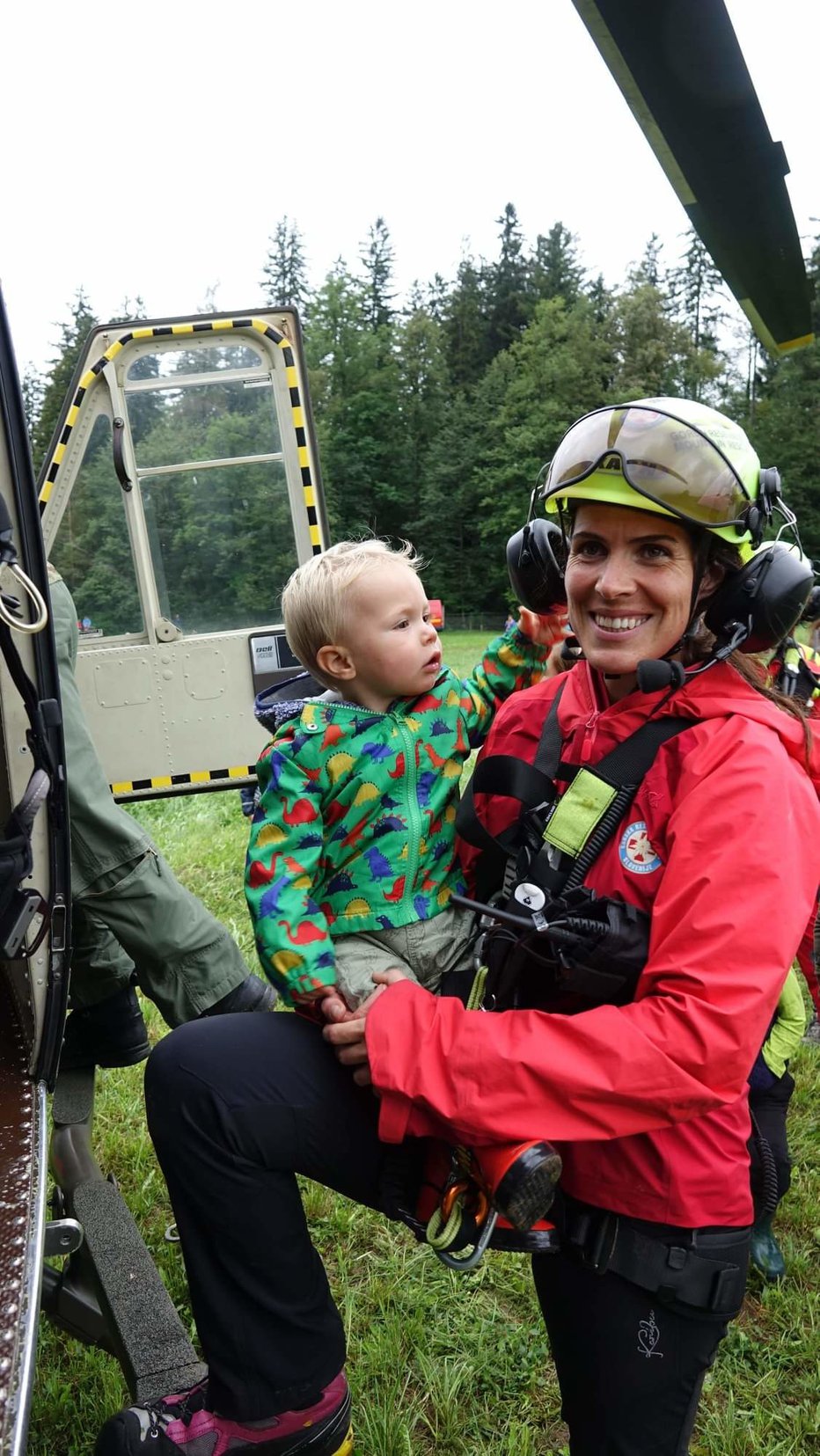 Fotografija: Včasih pri reševalni akciji sodeluje tudi njen sin. FOTOGRAFIJI: osebni arhiv