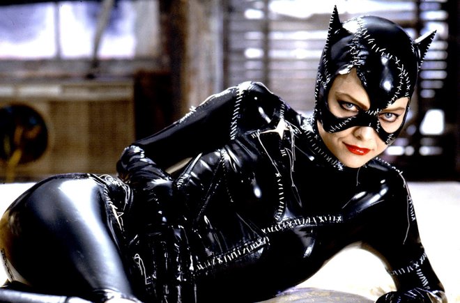 Za koliko bo šla naglavna maska mačke ženske, ki jo je upodobila seksi Michelle Pfeiffer? FOTO: Press Release