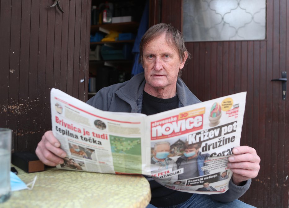 Fotografija: Slovenske novice mu dostavijo že zgodaj zjutraj. FOTO: DEJAN JAVORNIK