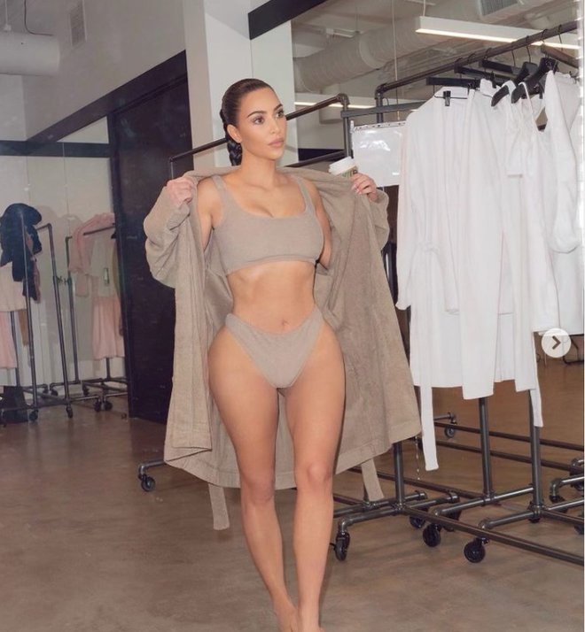 Najboljši model za linijo spodnjega perila za oblikovanje telesa je kar Kim sama. FOTO: Osebni Arhiv