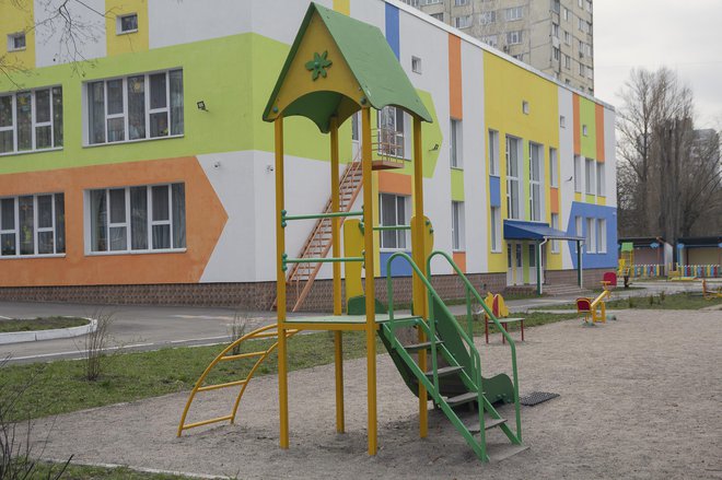 Vpadljive fasade so bolj kot za stanovanjske hiše primerne za poslovne stavbe in šole. FOTO: Dmyto/Getty Images