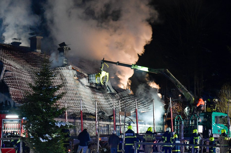 Fotografija: Požar doma na Osankarici. FOTO: Mariborinfo.com