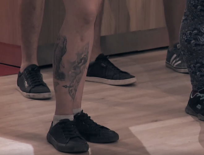 Natalija ima tetovaže tudi po nogah. FOTO: Voyo.si