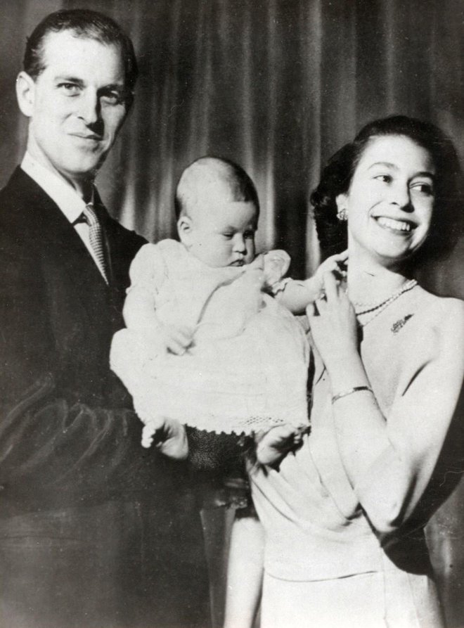 Leta 1949 z najstarejšim otrokom, princem Charlesom