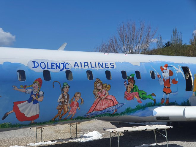 Dolenj'c Airlines