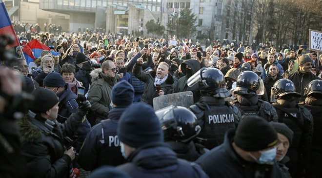 Med novembrskimi protesti naj bi vodil nasilne protestnike. FOTO: Blaž Samec