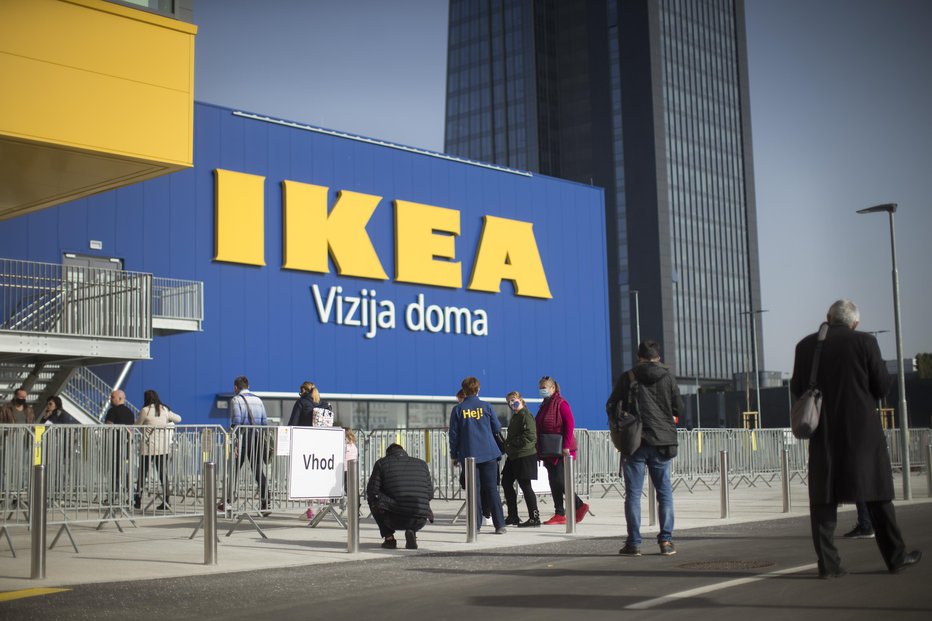 Fotografija: Ljubljanska Ikea je februarja odprla svoja vrata. FOTO: Jure Eržen, Delo
