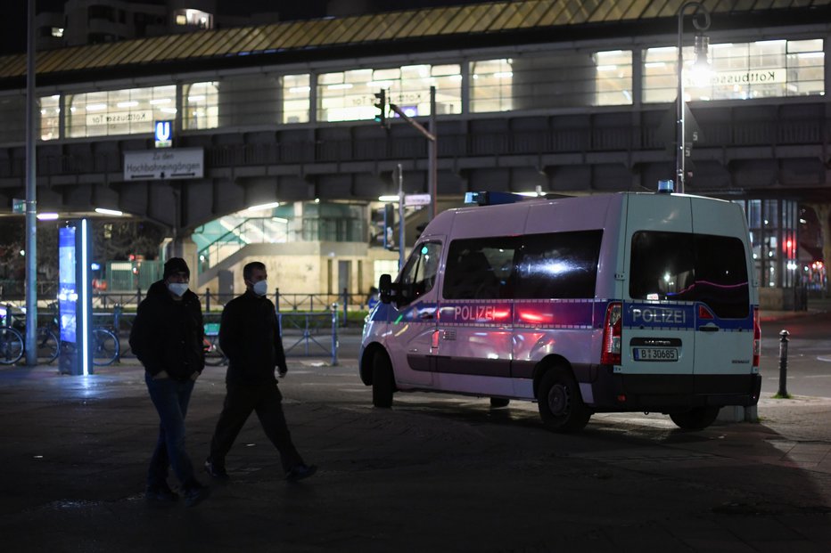 Fotografija: Policija je na kliniko prispela v sredo zvečer (simbolična footgrafija). FOTO: Annegret Hilse, Reuters