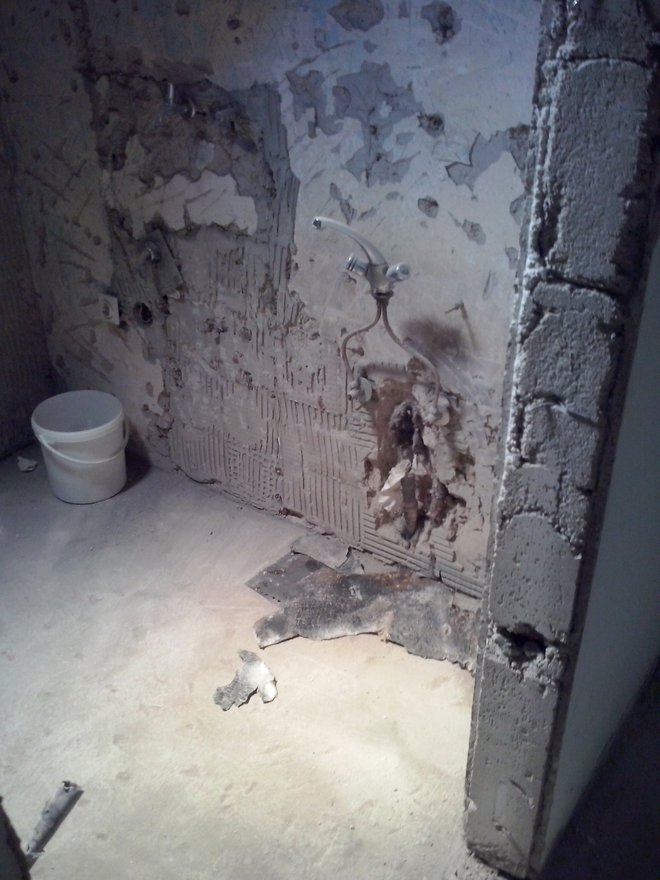 Toaletni prostori so brez odtokov za primer poplave. FOTO: Osebni arhiv