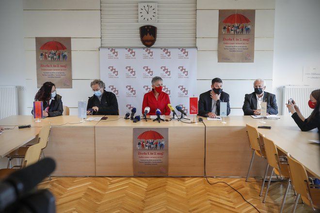 Predstavniki Zveze svobodnih sindikatov Slovenije FOTO: Uroš Hočevar/Delo