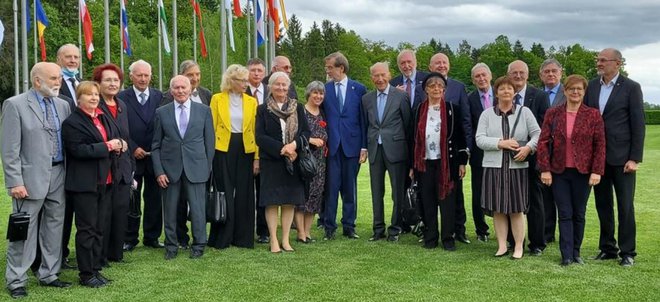 Rosvita Pesek je objavila skupinsko fotografijo ob današnjem srečanju. FOTO: Twitter, posnetek zaslona
