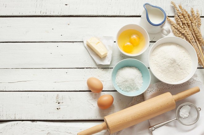 Moka, jajca, mleko, olje ali maslo so osnova zanj. FOTO: Cleardesign1/Getty Images