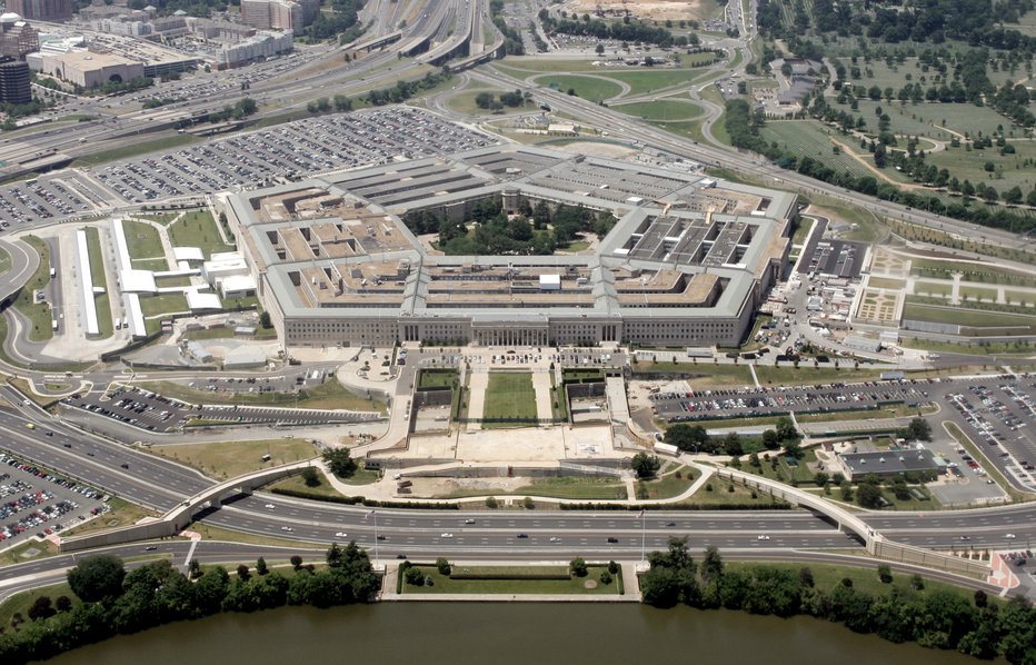 Fotografija: Pentagon ni želel razkriti informacij, a pritiski so bili preveliki. FOTO: Jason Reed/Reuters
