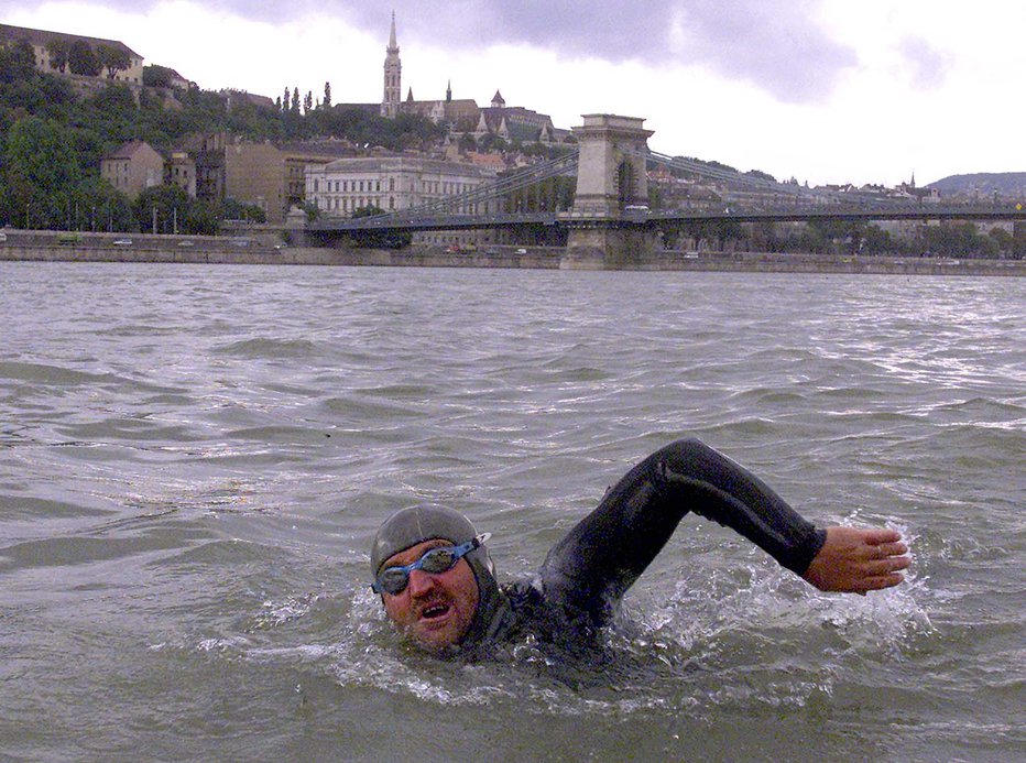 Fotografija: Leta 2000 je od izvira do izliva preplaval Donavo. FOTO: Laszlo Balogh/Reuters