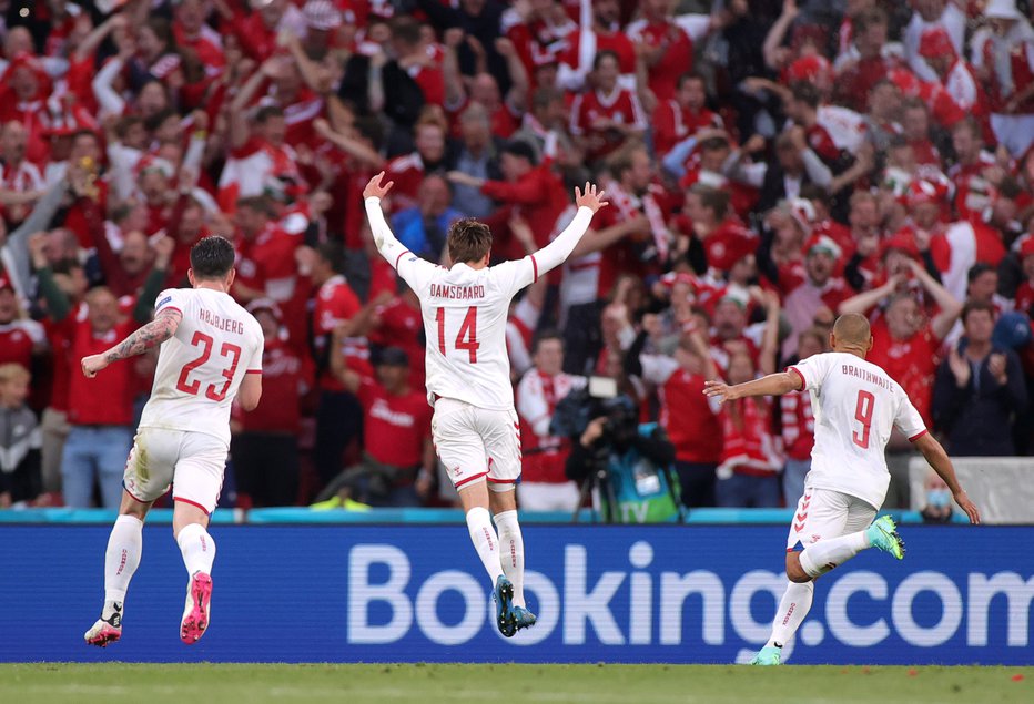 Fotografija: Danska reprezentaca je tekmo proti Belgiji izgubila, kljub temu je bilo vzdušje med gledalci na stadionu fantastično. FOTO: Friedemann Vogel Pool Via Reuters