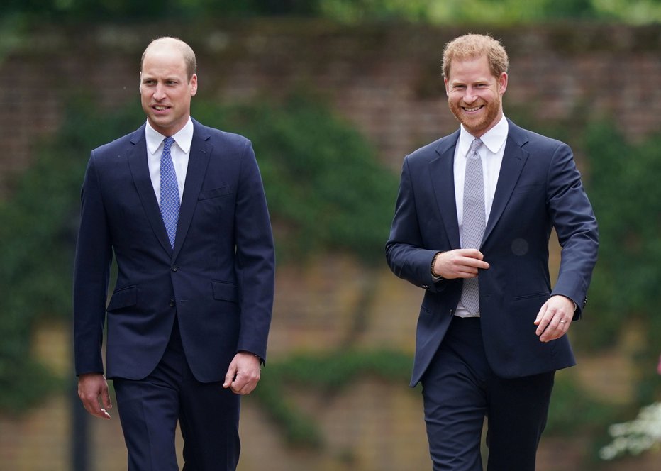 Fotografija: Princ William in Harry nasmejana. FOTO: Pool Reuters