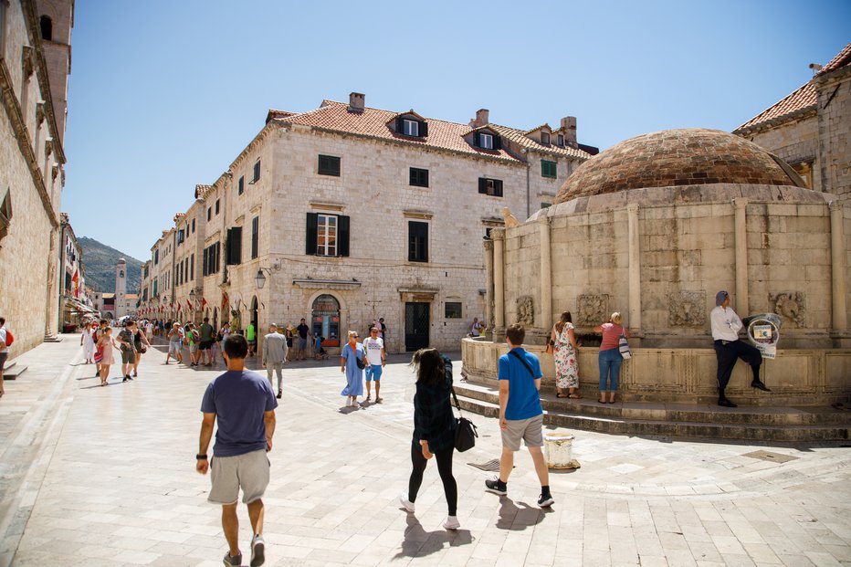 Fotografija: Split in Dubrovnik sta prazna, na Korčuli ni gostov. Fotografija je simbolična. FOTO: Antonio Bronic, Reuters