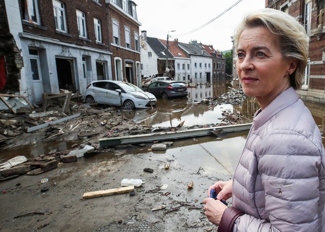 V Belgiji si je škodo ogledala tudi predsednica Evropske komisije. FOTO: Yves Herman/Reuters