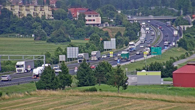 Fotografija: Potovalni čas proti Ljubljani se podaljša za približno eno uro. FOTO: Dars