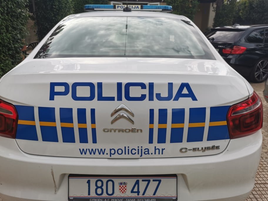 Fotografija: Hrvaška policija je imela opravka z zelo pijanim in neumnim Slovencem. FOTO: N. B.