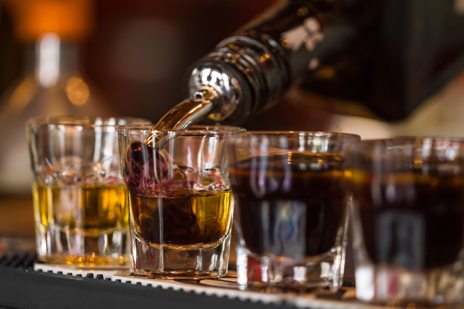 Fotografija: Za nekatere bi bilo bolje, če ne bi pili alkohola. FOTO: getty Images