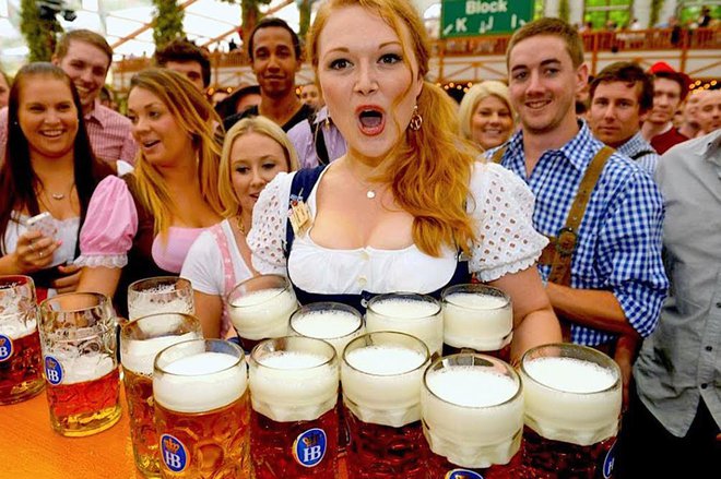 Oktoberfest je nemški praznik priljubljene pijače. Foto: youtube.com