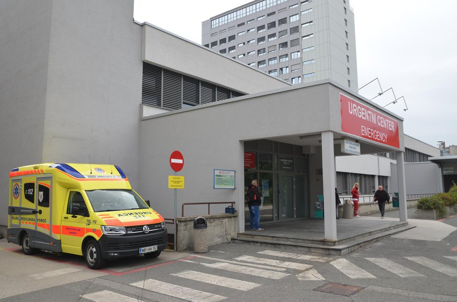 Fotografija: Medicinskim sestram v UKC Maribor je tudi grozil. FOTO: Aleš Andlovič
