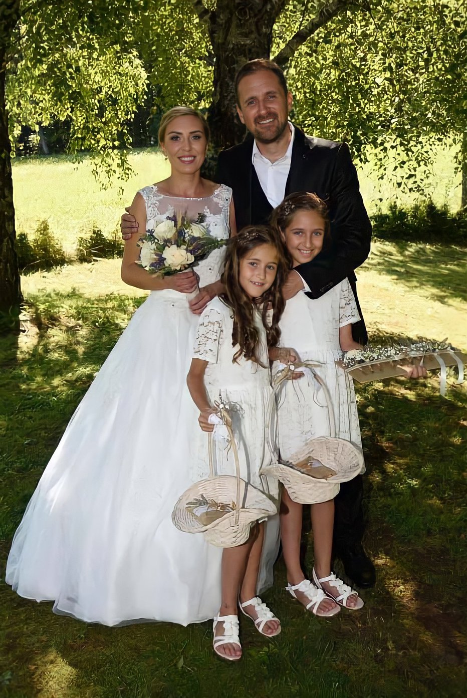 Fotografija: Na poroki sta bili tudi hčerki Lana in Julija