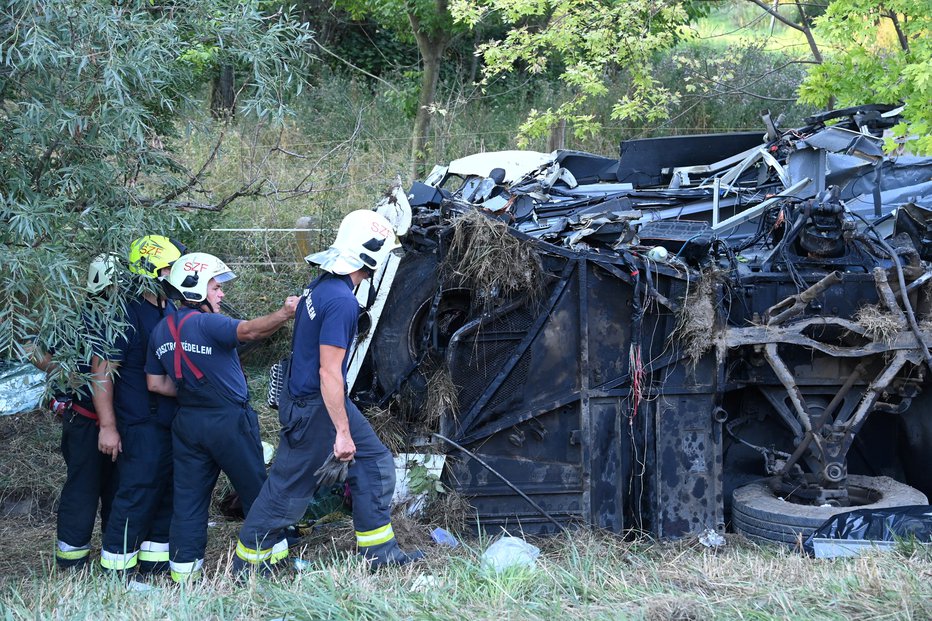 Fotografija: V hudi nesreči je umrlo osem ljudi.  FOTO: Pool Reuters