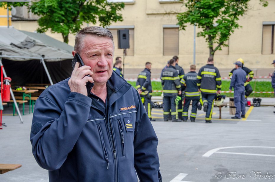 Fotografija: Jože Senica je v Laškem tudi poveljnik civilne zaščite. FOTO: Press