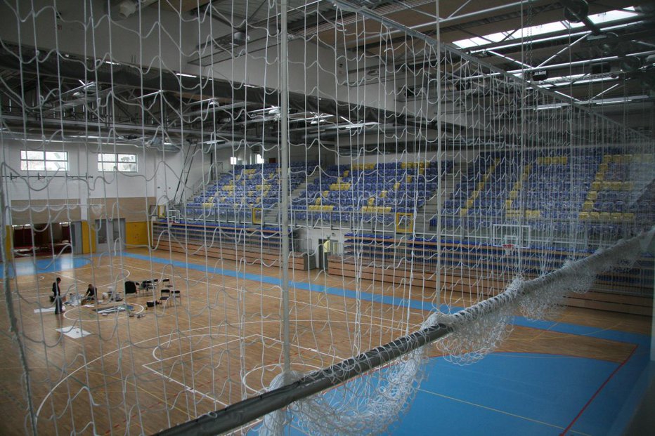 Fotografija: V zaprtih prostorih je za športno rekreacijo obvezen PCT. FOTO: Janoš Zore 